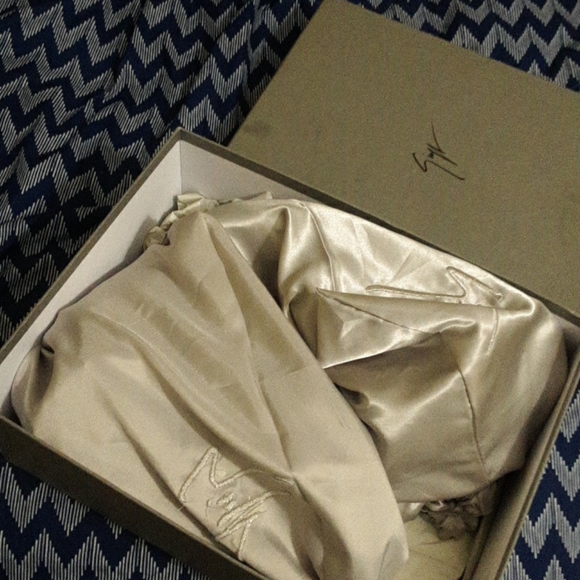 Giuseppe - Picture 5 of 7